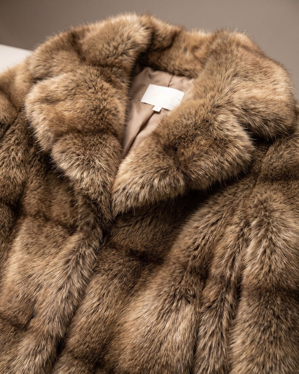 Women's Plush Paneled Faux Fur Cropped Jacket (Khaki/Cafe) LH1093