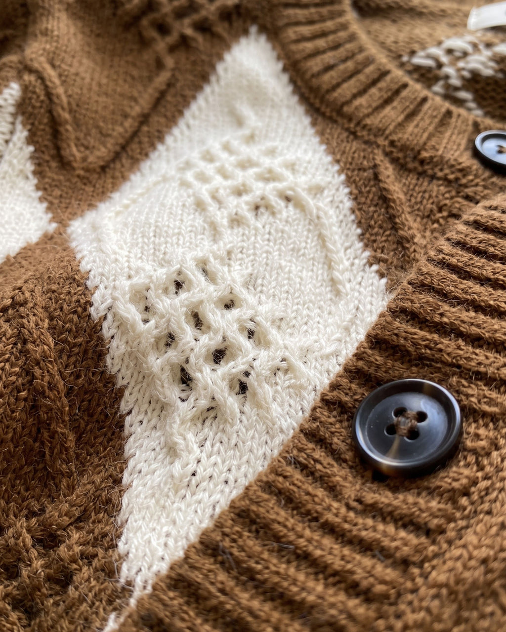Women's Textured Diamond Knit Cardigan (Brown) LS854