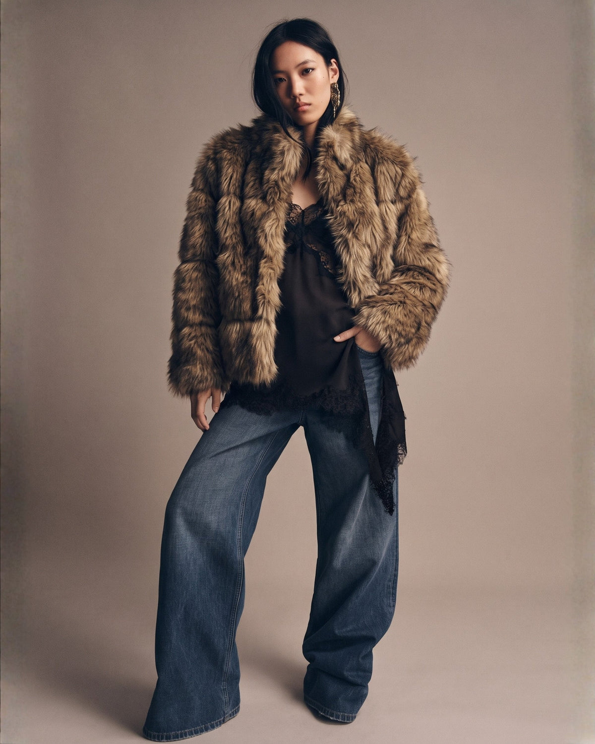 Women's Plush Paneled Faux Fur Cropped Jacket (Khaki/Cafe) LH1093