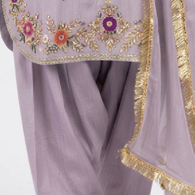 Gilded Thread Ensemble (AH-05)