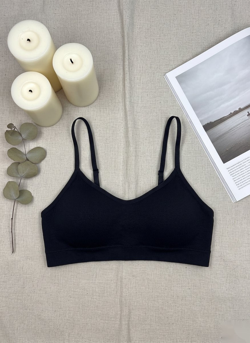Delicate Lace Balconette Bra - Black