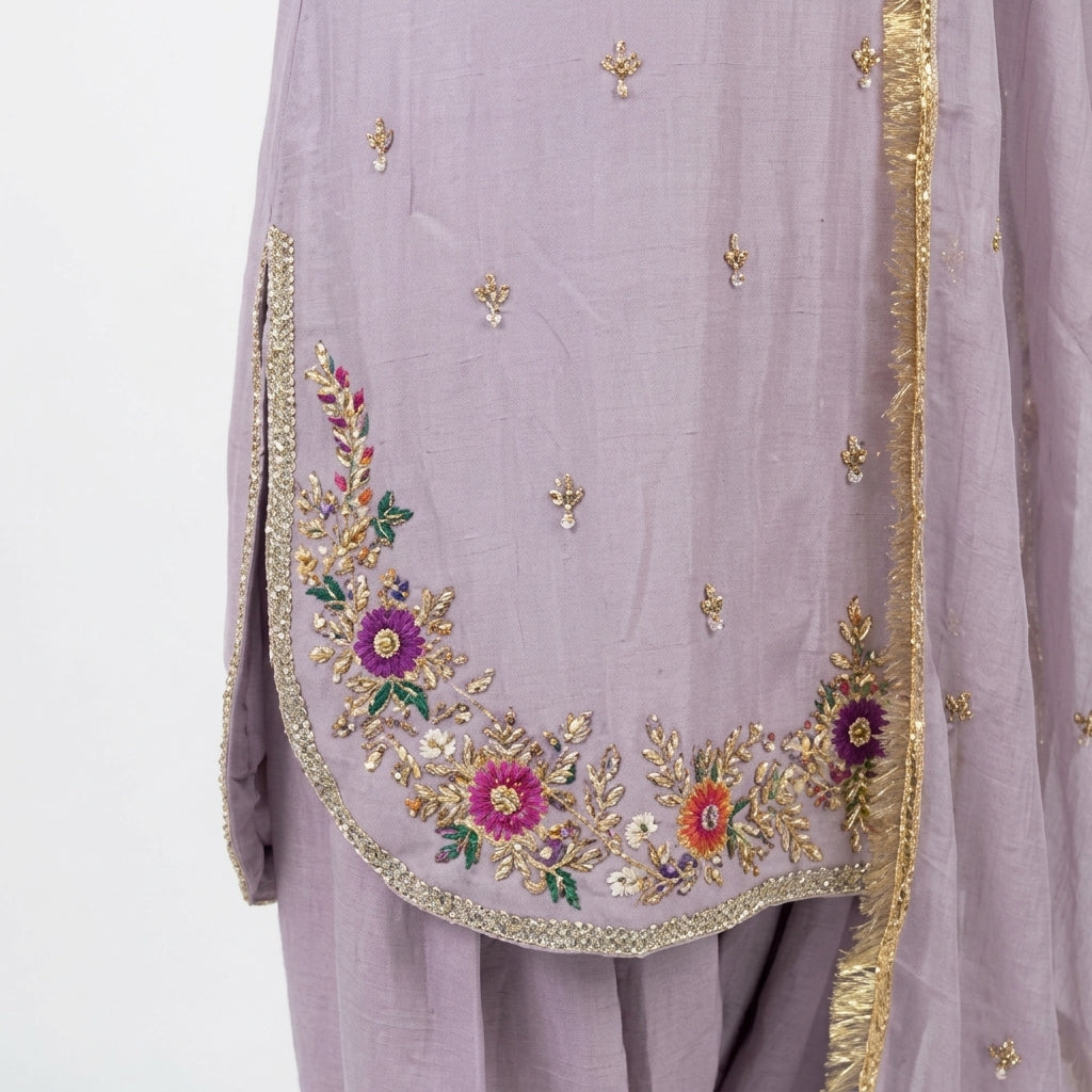 Gilded Thread Ensemble (AH-05)