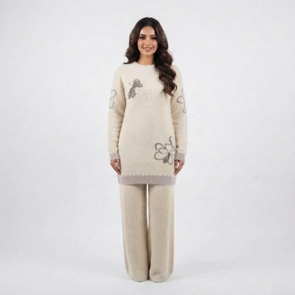 Fluffy Knit Sweater and Trousers Set (690658)