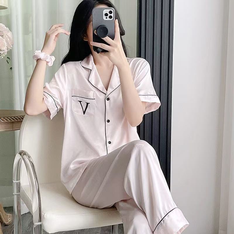 Half Sleeves Silk Collar Night Suit