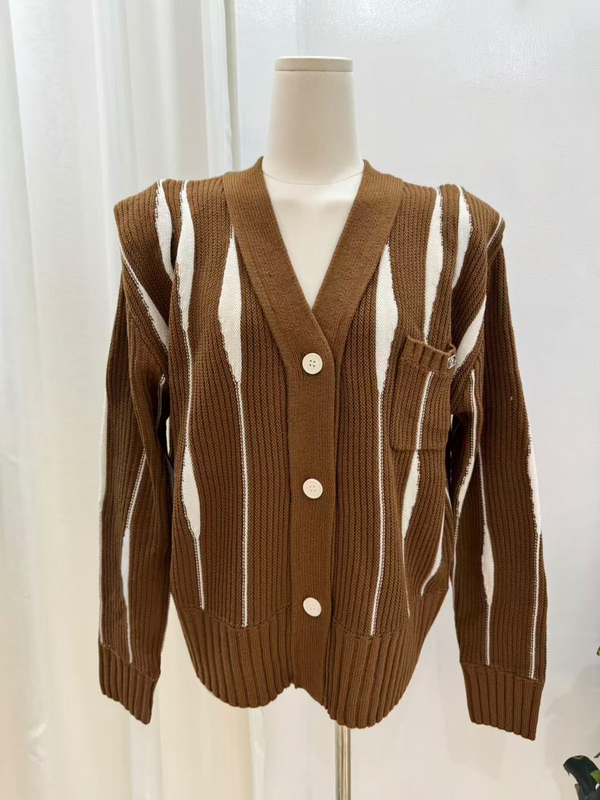 Women's Retro Stripe Ribbed Knit Cardigan (Brown) V2602509